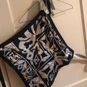 Reversible handkerchief halter